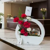 ورد مع عصافير و اسماك