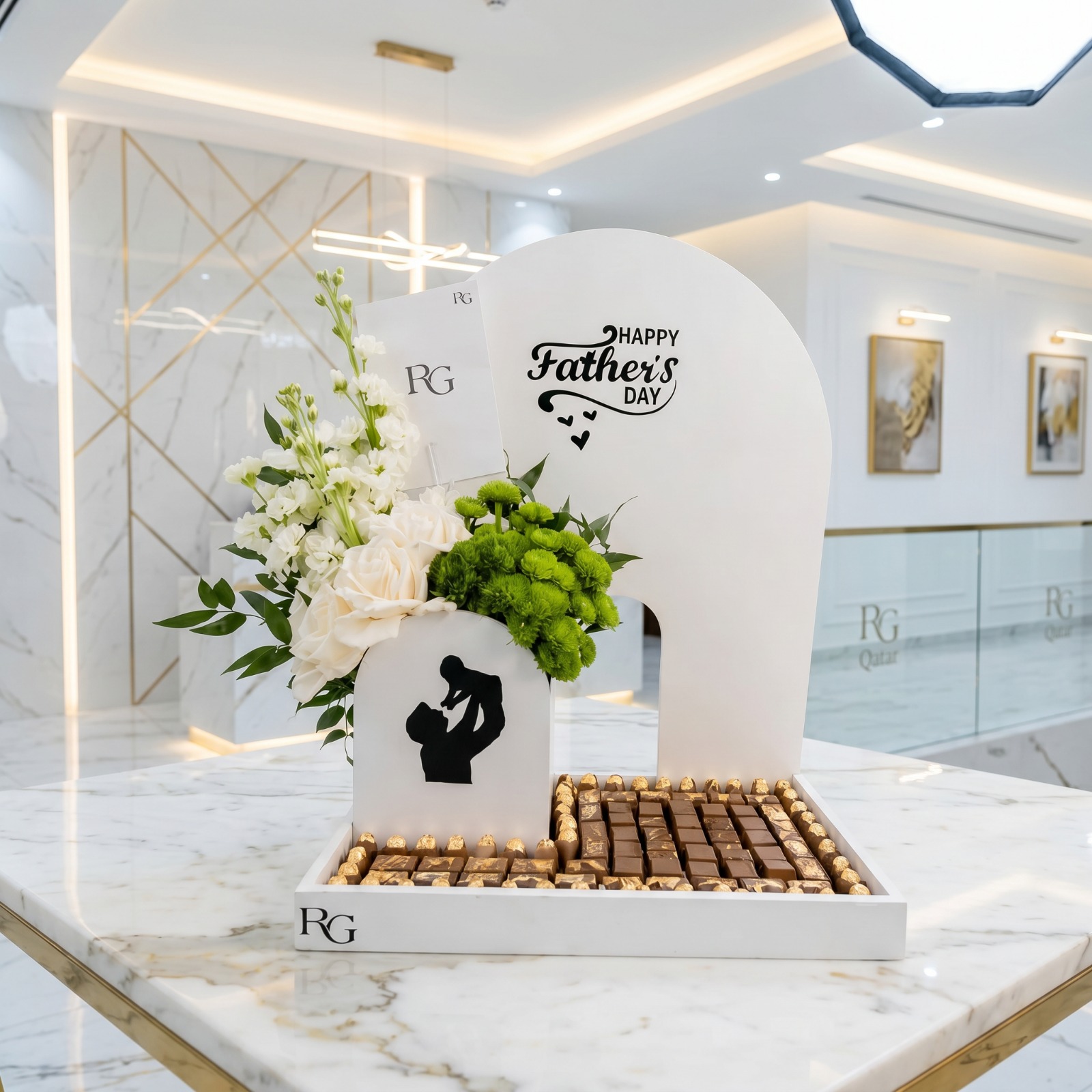 بوكس ورد مع شوكولاته رقم.28485