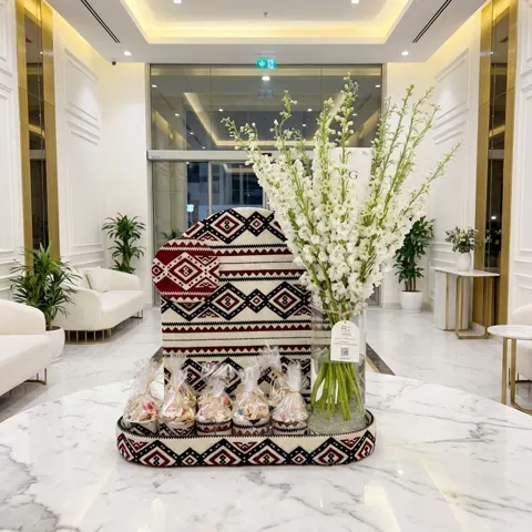 فازة ورد مع قرقيعان رقم.26797