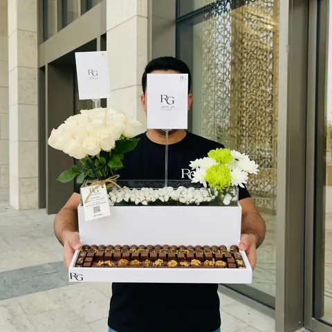 بوكس ورد مع شوكولاته رقم.12876